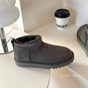 UGG CLASSIC MINI IRIDESCENT GLACIER GREY WOMEN'S BOOTS US SIZE 8